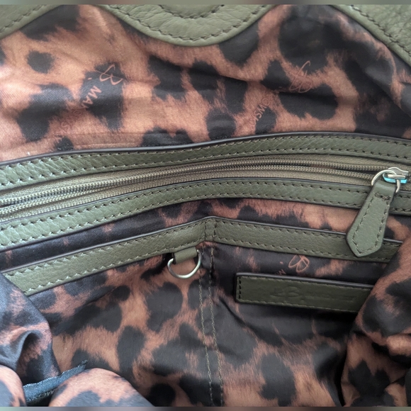 🫒 B.Makowsky Olive Green Leather Slouch Bag Trending Leopard Inside - Picture 6 of 15